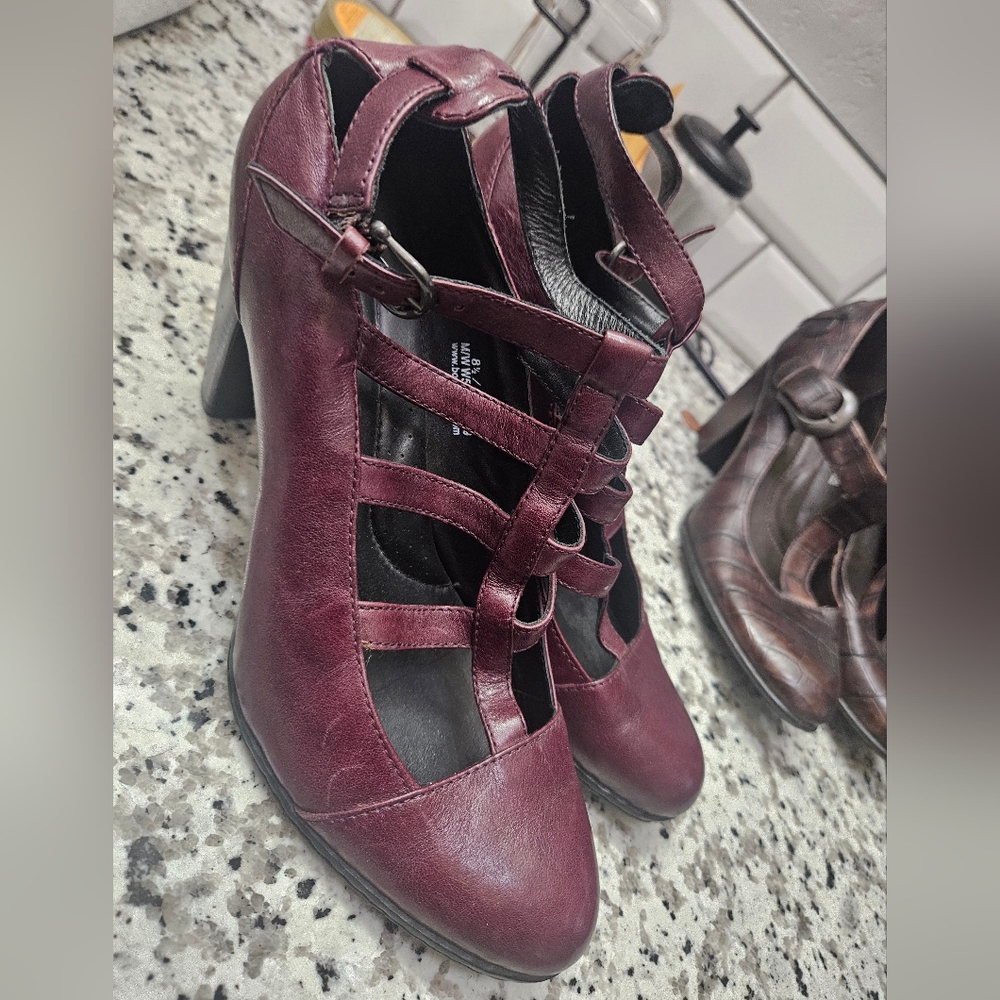 Born Crown Sz 8.5 Purple Strappy Heels Elegant Burgundy